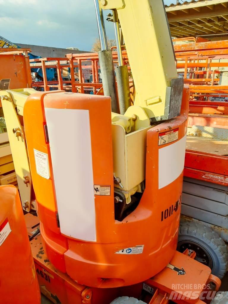 JLG E 300 AJP Karos emelők
