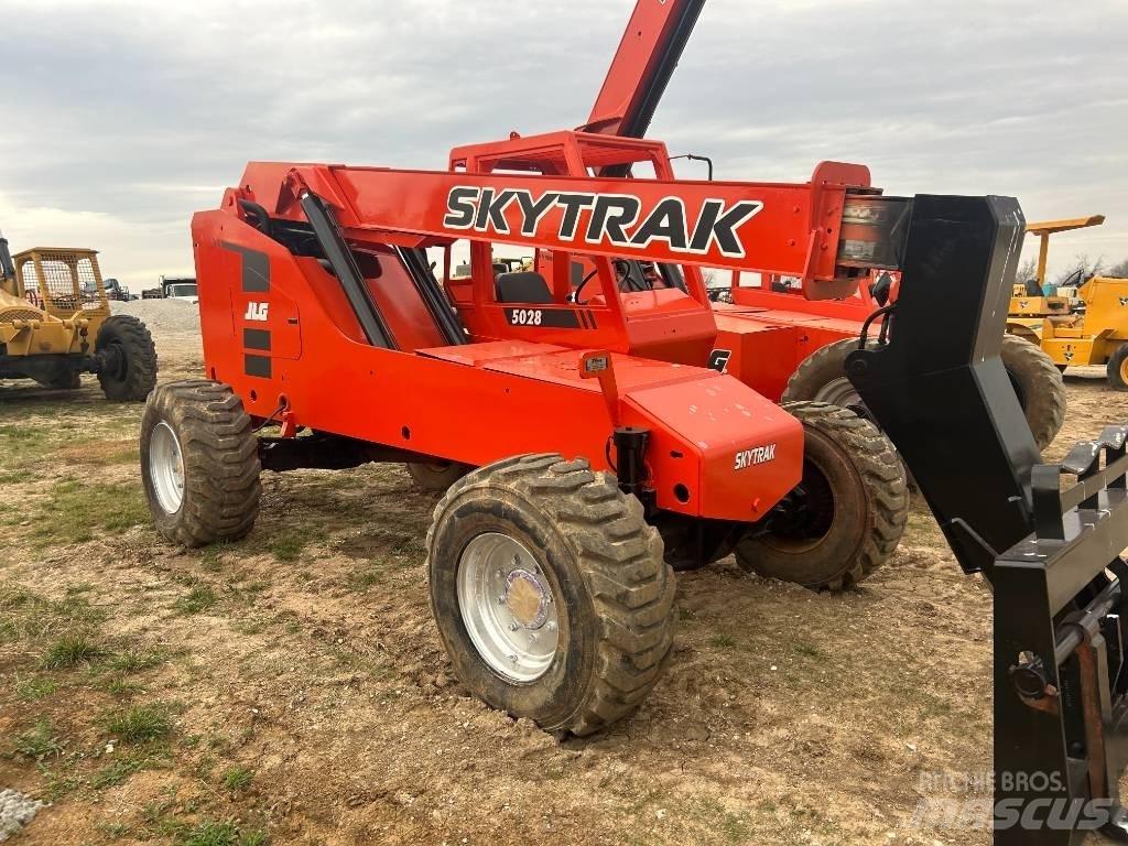 SkyTrak 5028 Teleszkópos rakodók