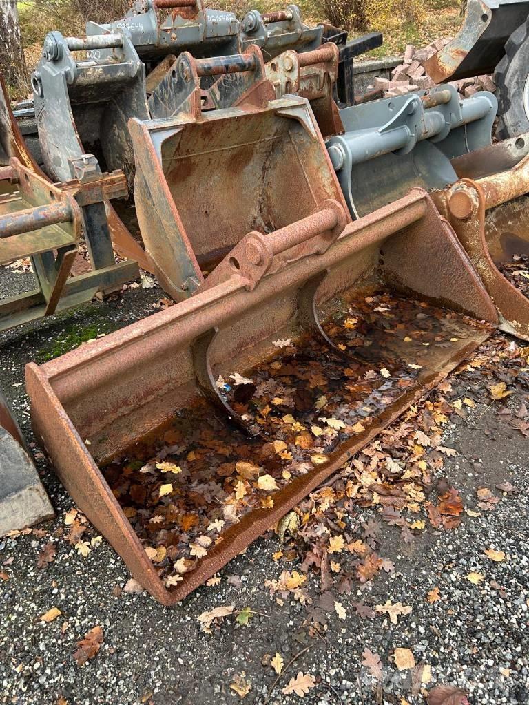 Liebherr 913 compact Gumikerekes kotrók