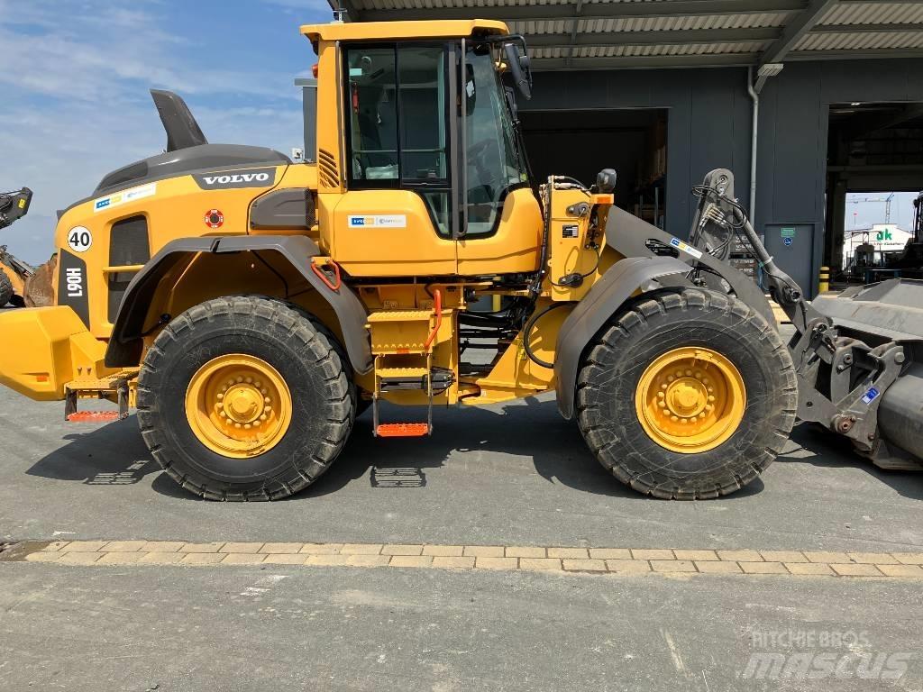 Volvo L 90 H Gumikerekes homlokrakodók