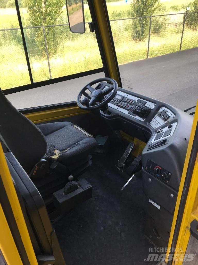 Terberg YT 222 Kikötői anyagmozgató gépek