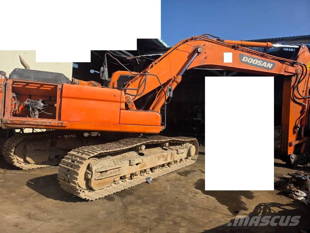 Doosan DX 300 LCA Lánctalpas kotrók