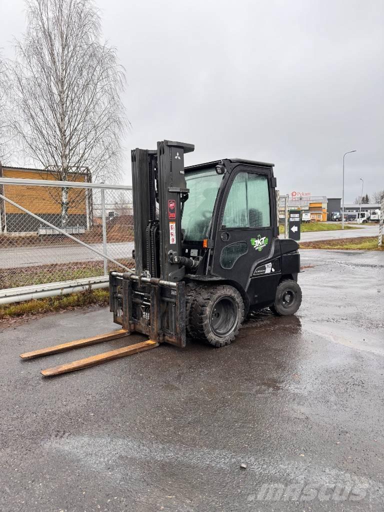 Mitsubishi FD 35 N3 Dízel targoncák