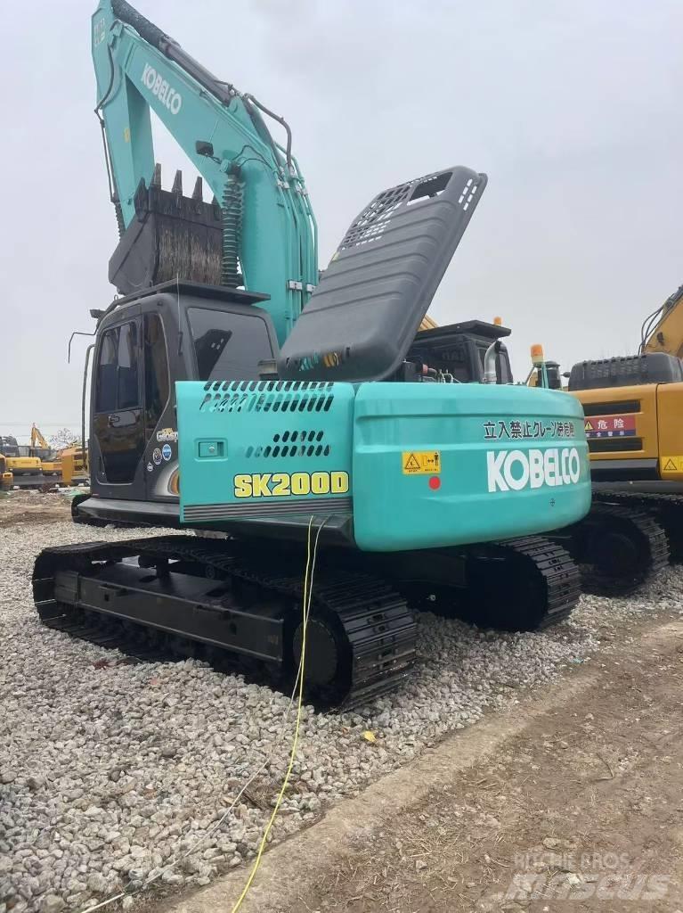 Kobelco 神钢 200 D Közepes (midi) kotrók 7 t - 12 t
