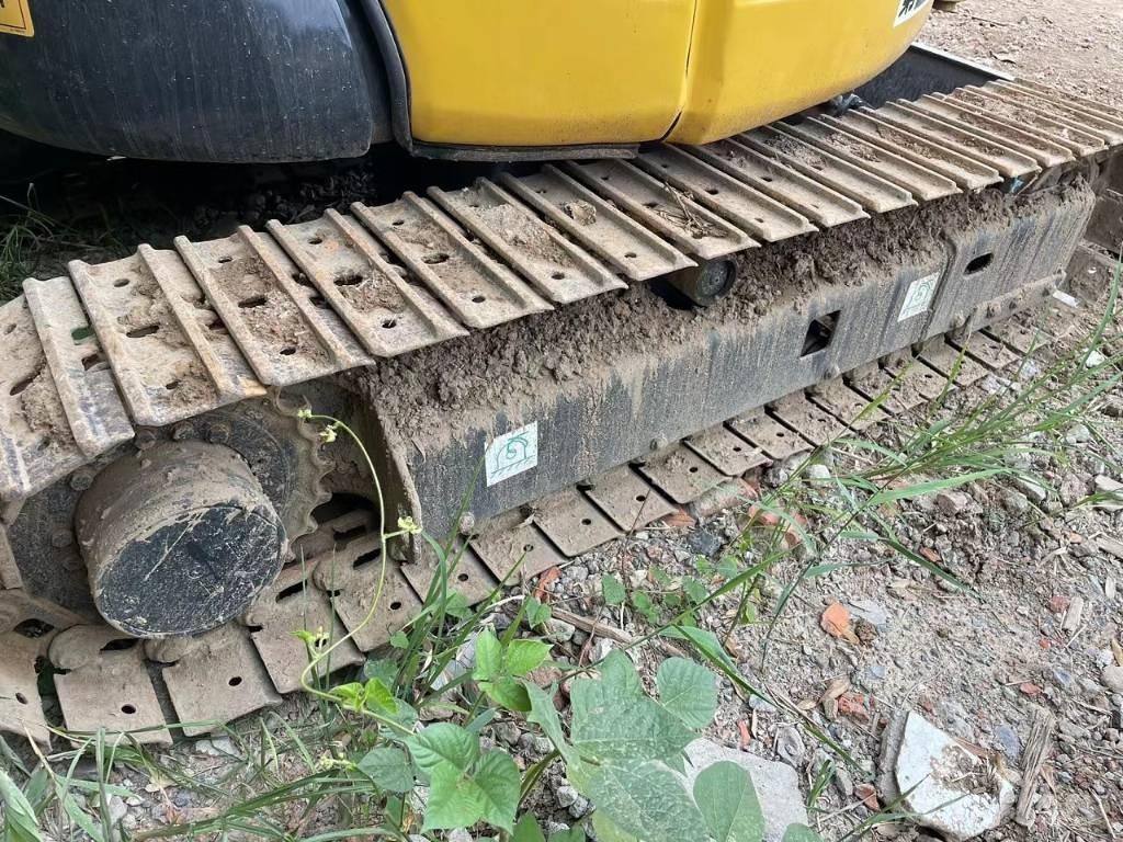 Komatsu PC35 Mini kotrók < 7t