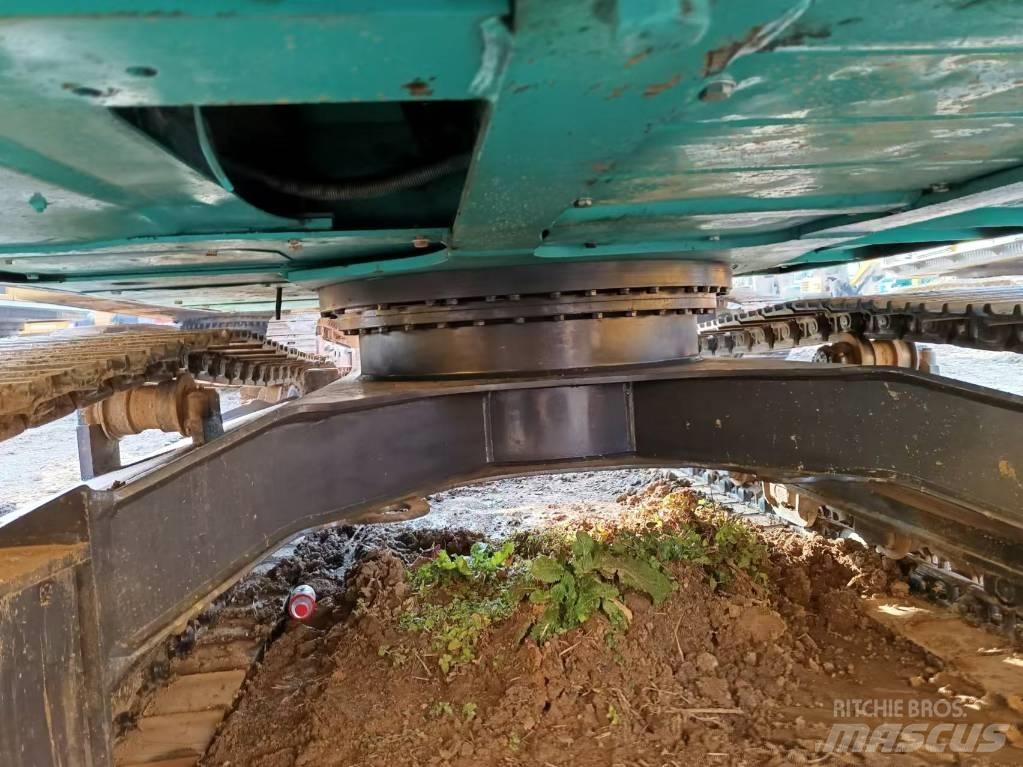 Kobelco SK 140 Lánctalpas kotrók