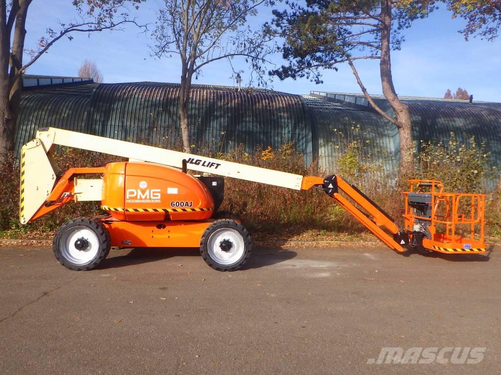 JLG 600AJ Karos emelők