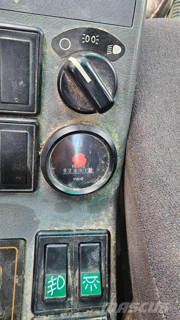 Volvo EW 140 B Gumikerekes kotrók