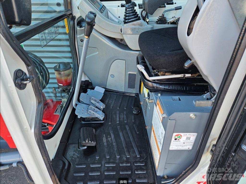 Takeuchi TB 225 Mini kotrók < 7t