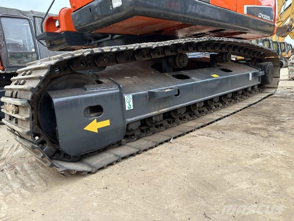 Doosan DX225LC-9C Lánctalpas kotrók