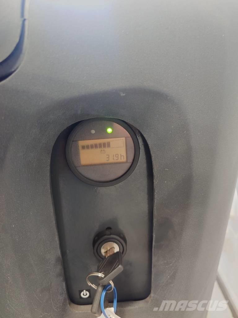 Linde T20P/1151 Vezetőállásos alacsony emelőkocsi