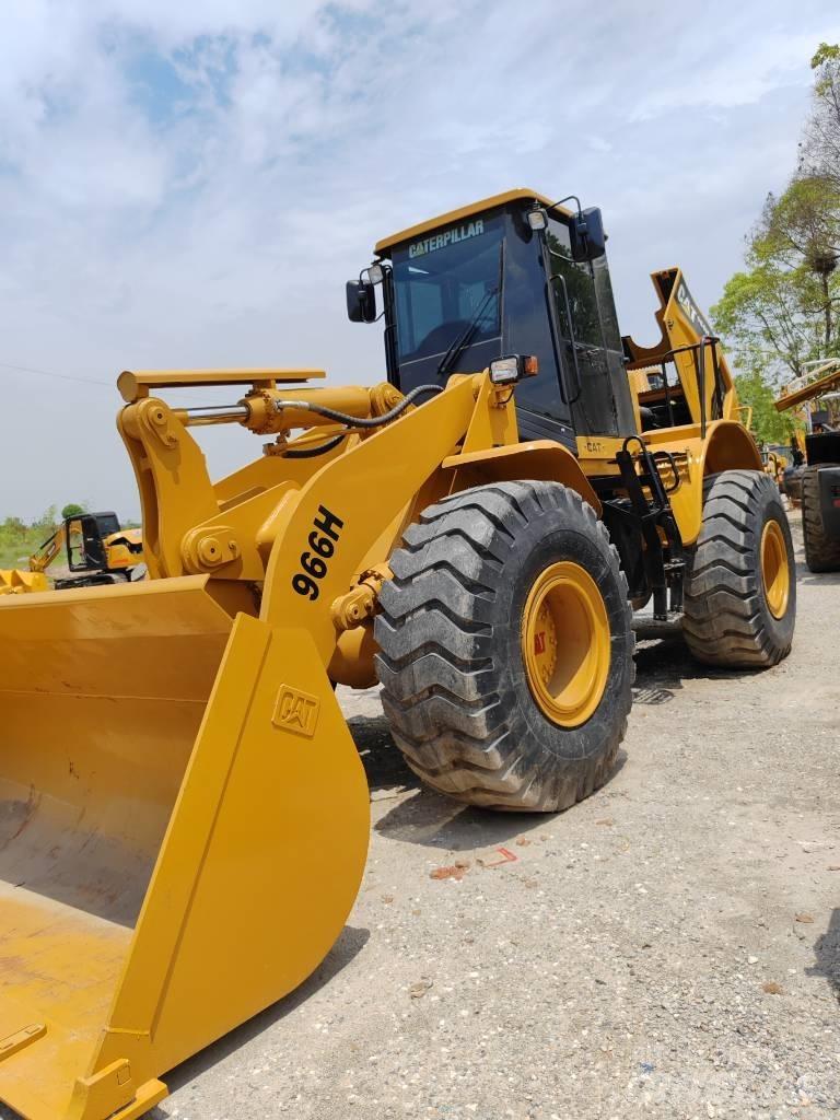 CAT 966 H Gumikerekes homlokrakodók