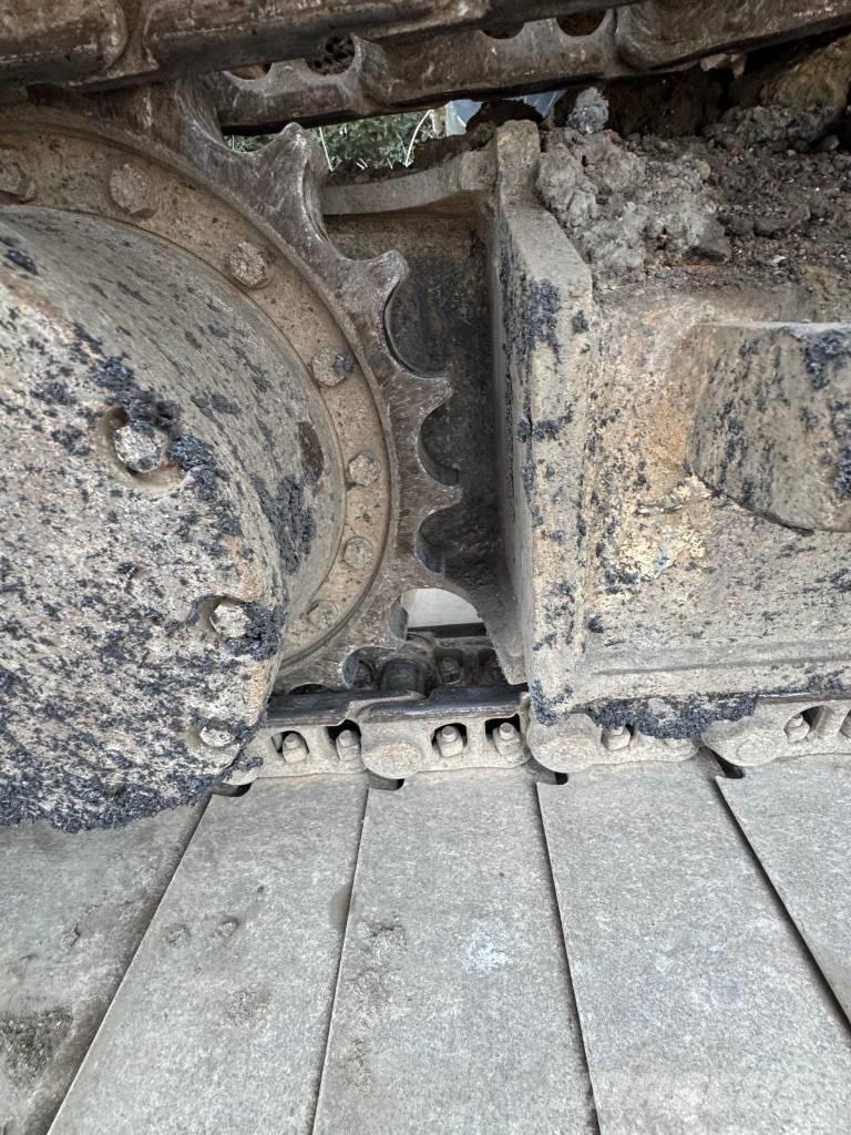 Hitachi ZX 135 US-6 Lánctalpas kotrók