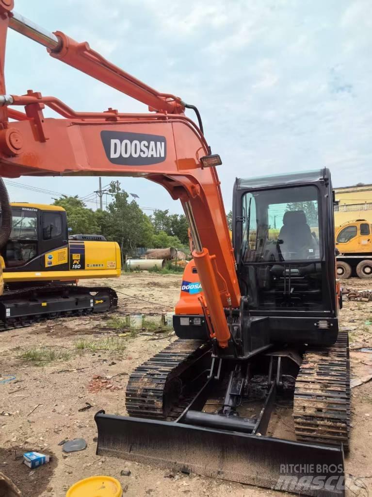 Doosan DX 60 Lánctalpas kotrók