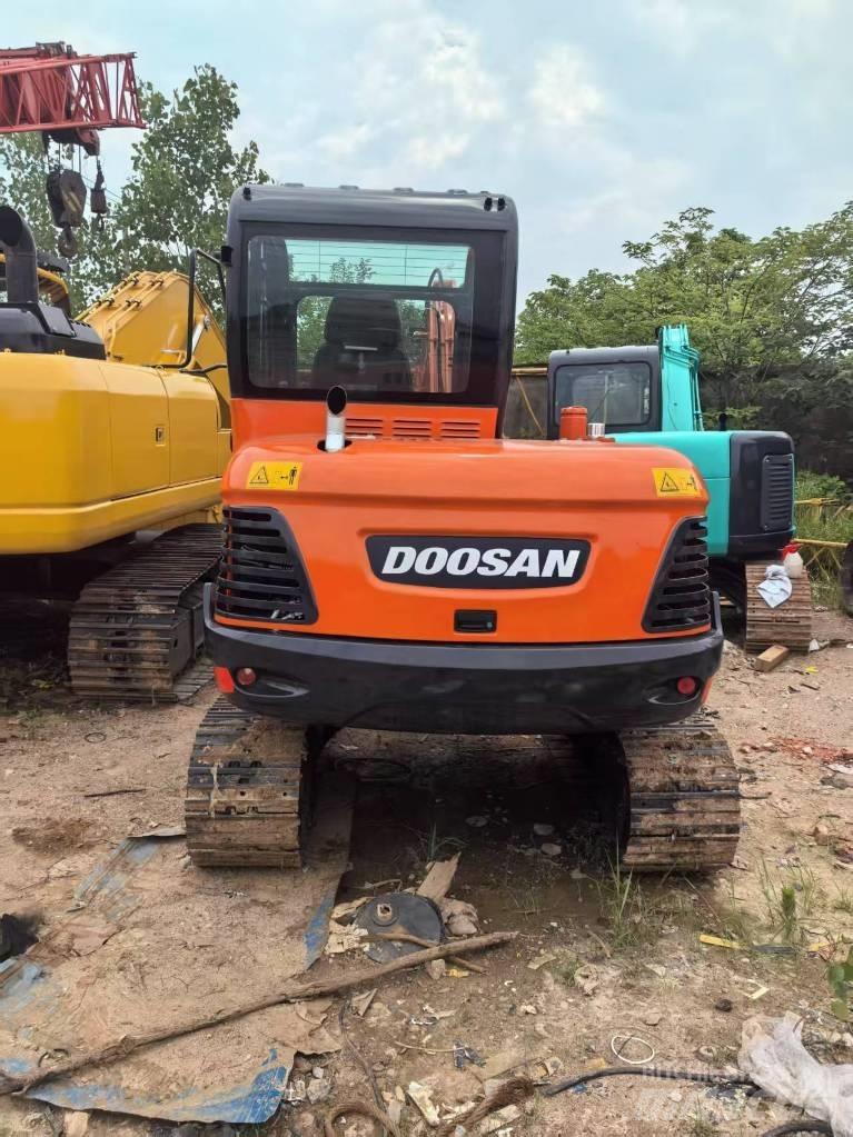 Doosan DX 60 Lánctalpas kotrók