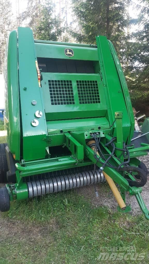 John Deere 854 Körbálázók