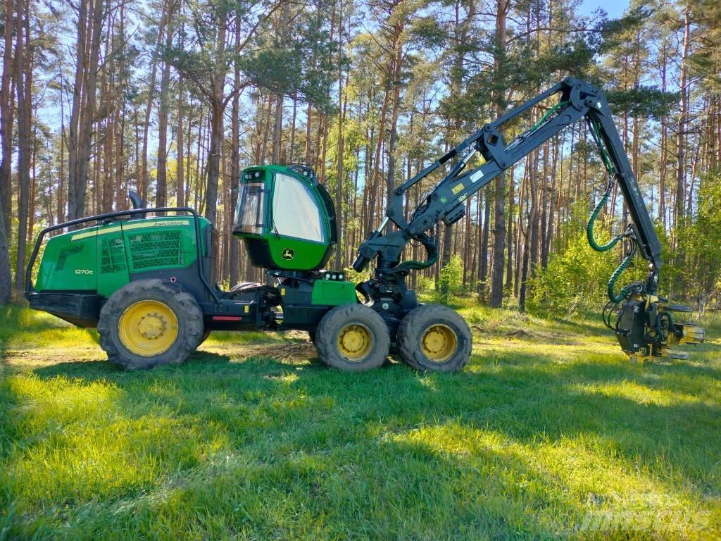 John Deere 1270 G Betakarítók