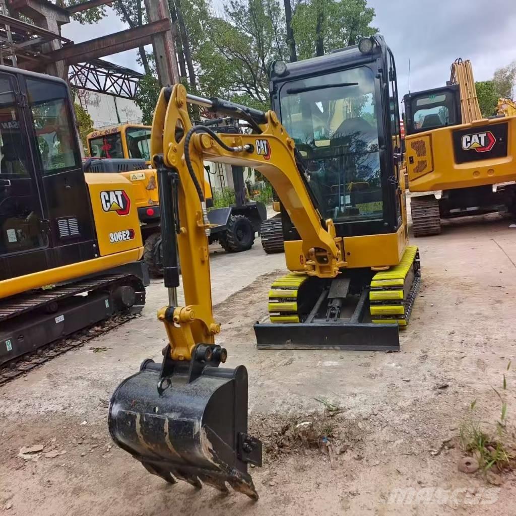 CAT 302 CR Mini kotrók < 7t