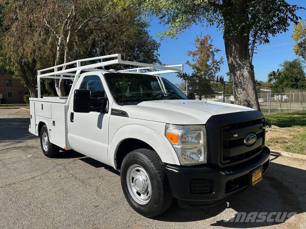 Ford F 250 Kis teherszállító/Platós kocsi