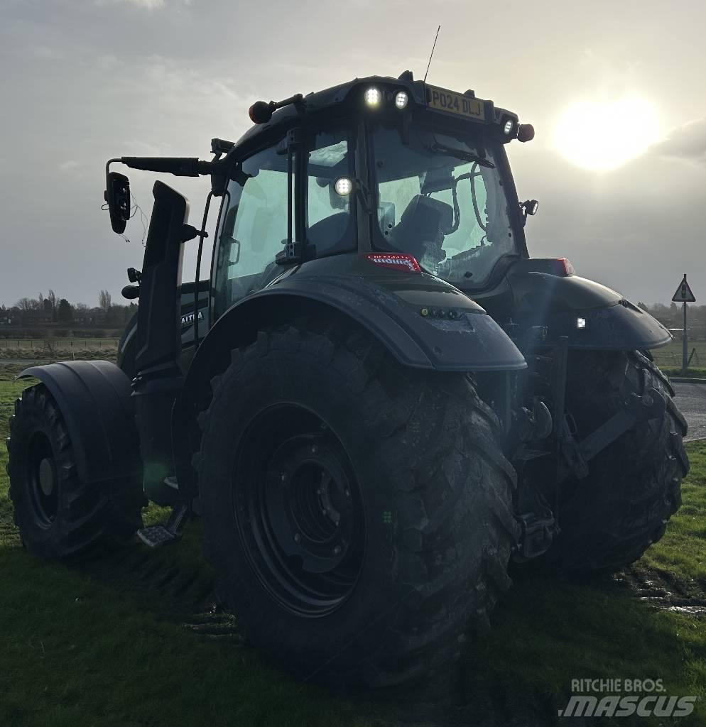 Valtra T235 Traktorok