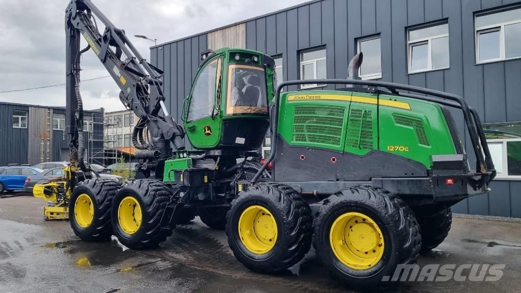 John Deere 1270 G Betakarítók