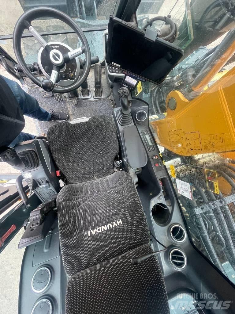 Hyundai HW160 Gumikerekes kotrók