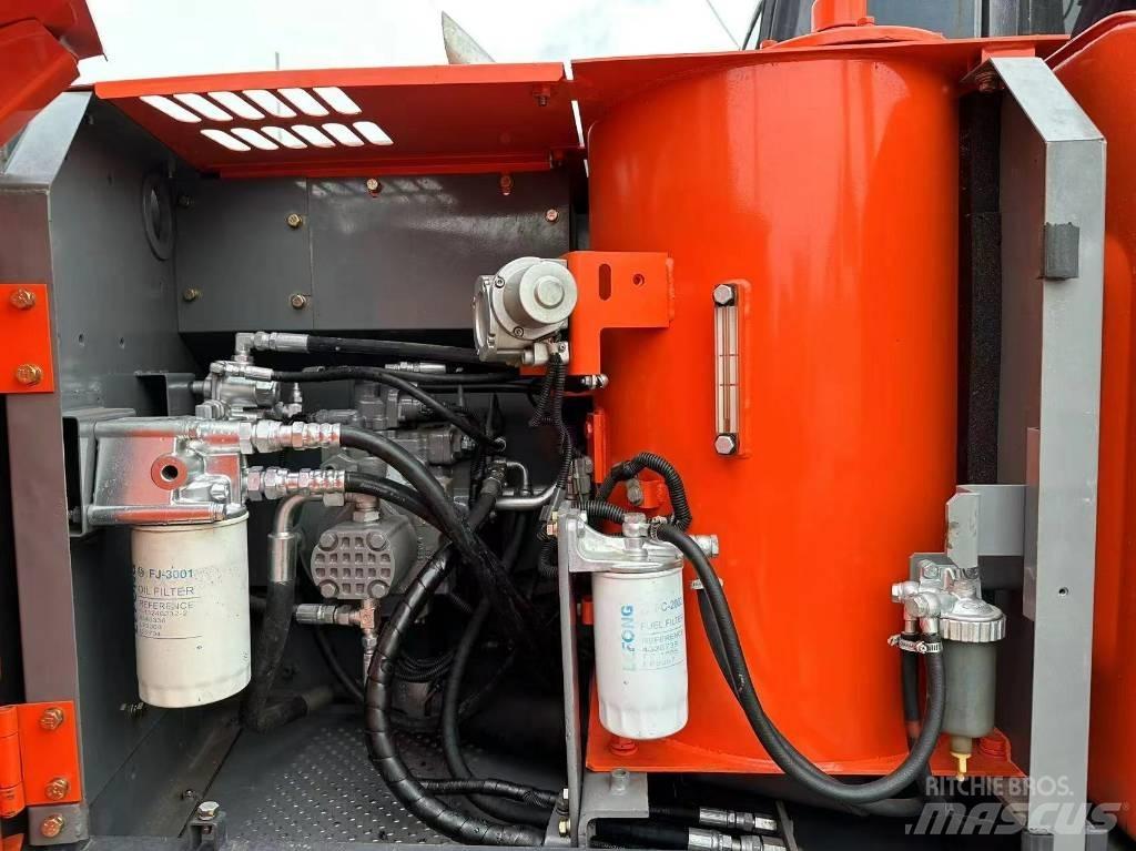 Hitachi ZX 120 Lánctalpas kotrók