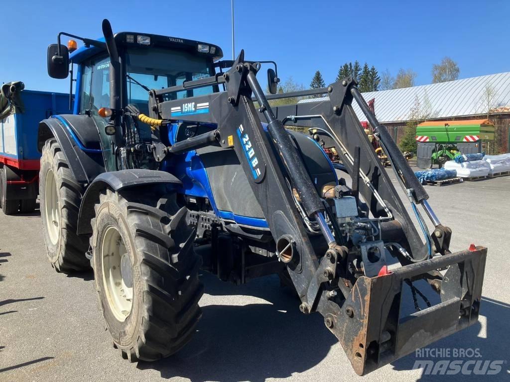 Valtra T 151 Traktorok