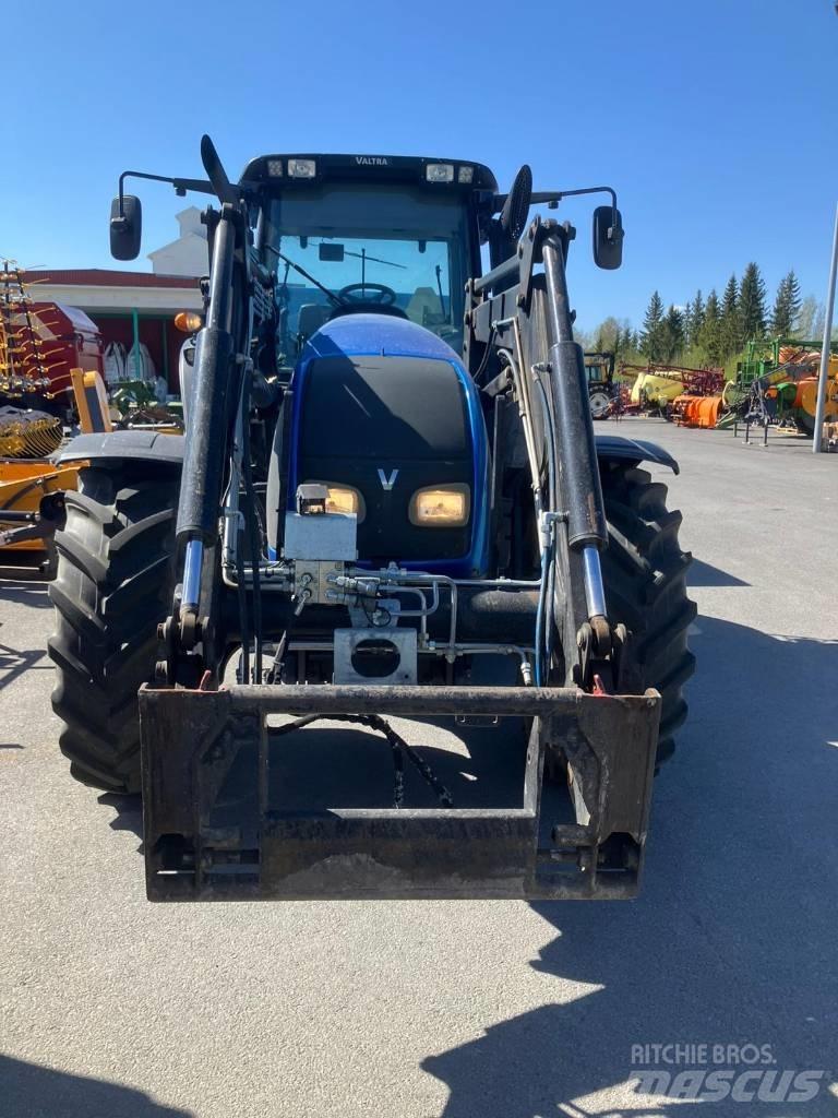 Valtra T 151 Traktorok