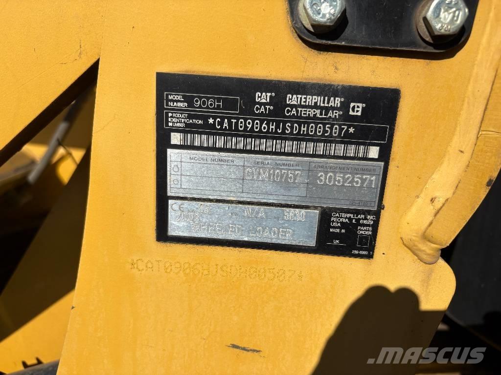 CAT 906 H Gumikerekes homlokrakodók