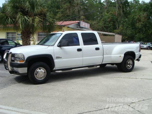 Chevrolet 3500 Platós / Ponyvás teherautók