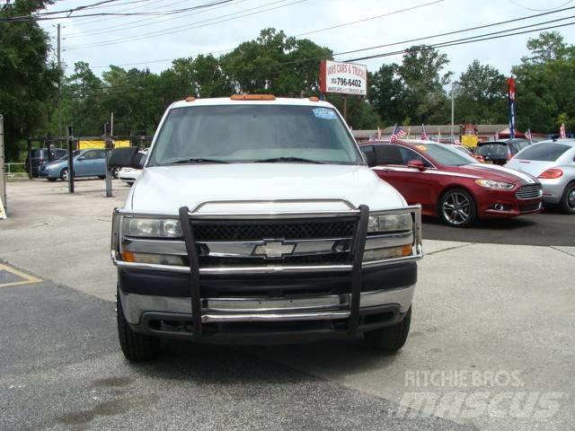 Chevrolet 3500 Platós / Ponyvás teherautók