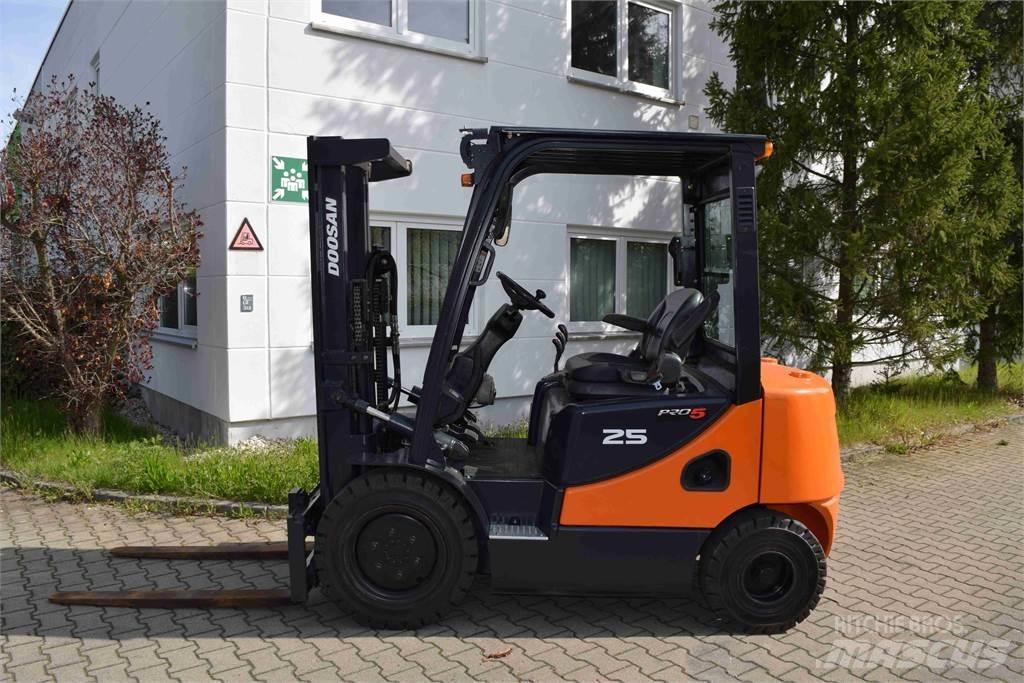 Doosan D 25 S-5 Dízel targoncák