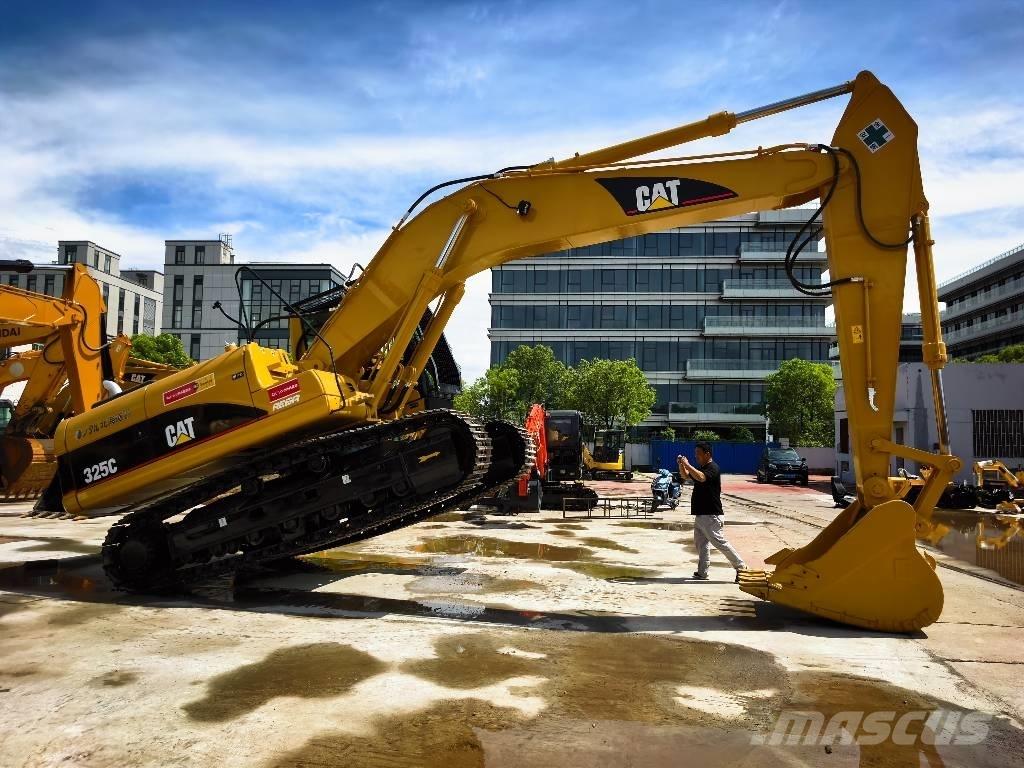 CAT 325 C Lánctalpas kotrók