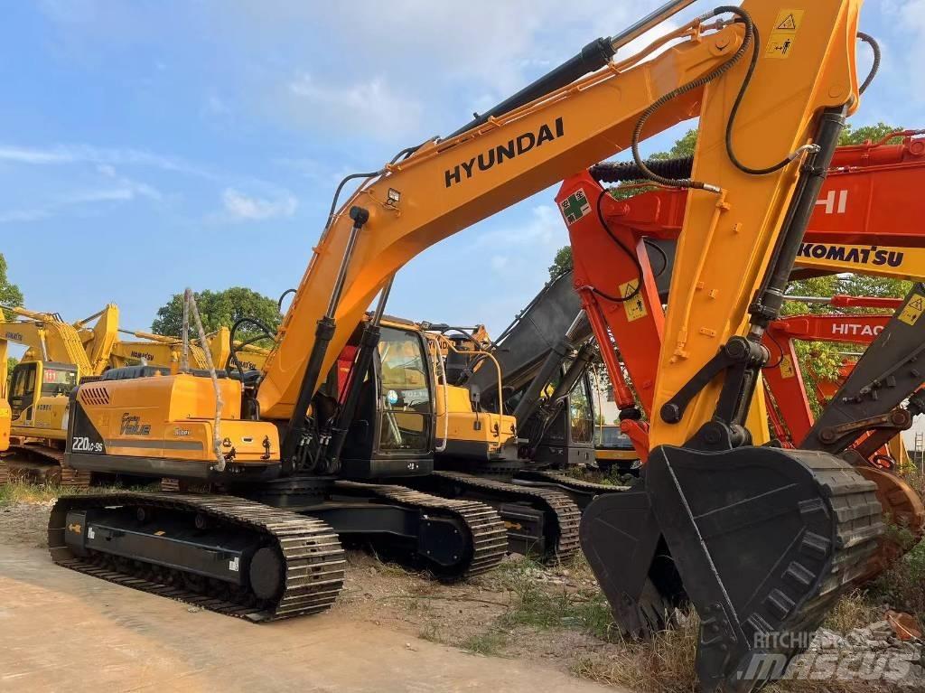 Hyundai R220LC-9S Gumikerekes kotrók