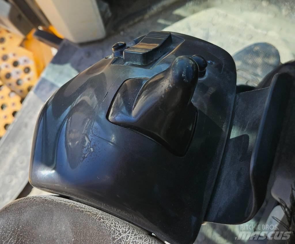Volvo L 260 H Gumikerekes homlokrakodók