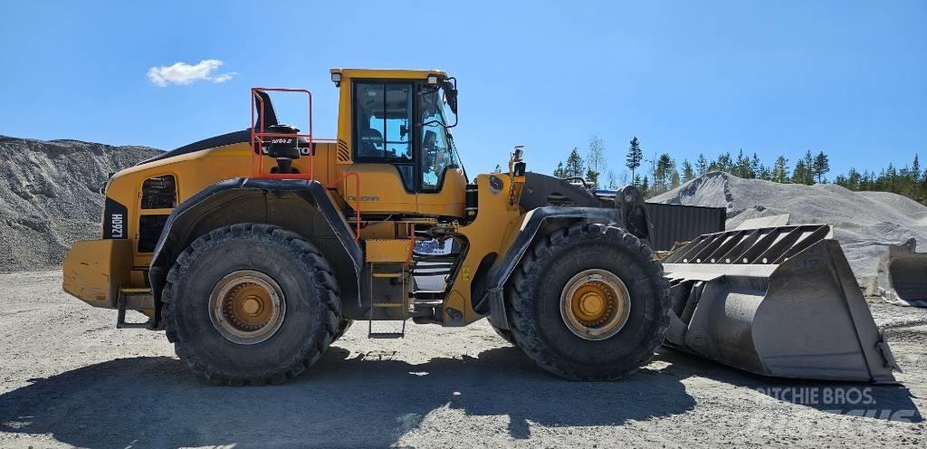 Volvo L 260 H Gumikerekes homlokrakodók