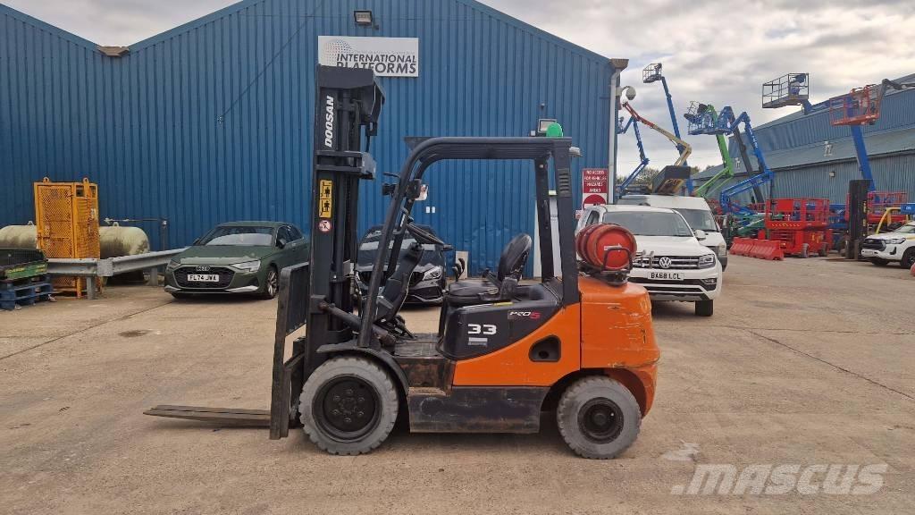 Doosan G 33 P-5 Gázüzemű targoncák