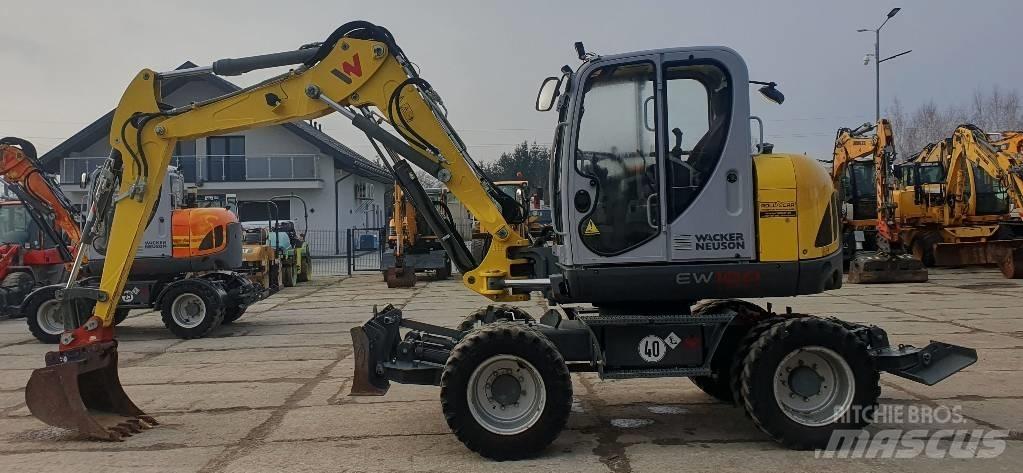 Wacker EW100 Gumikerekes kotrók