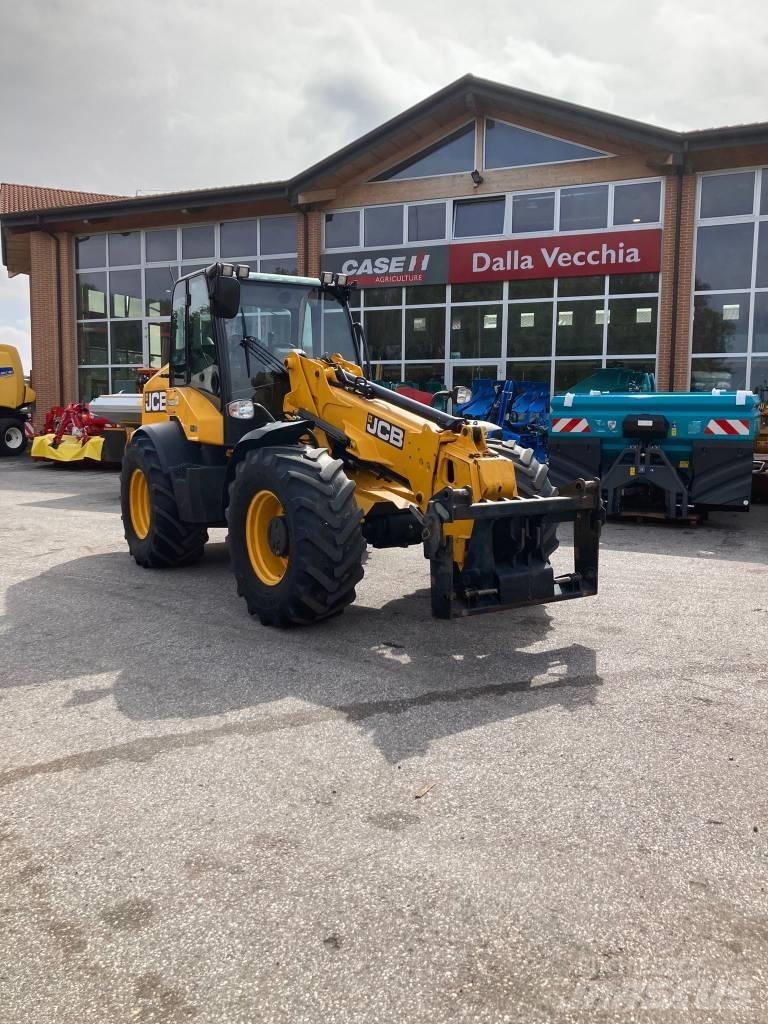 JCB TM 320 Teleszkópos mezőgazdasági rakodók