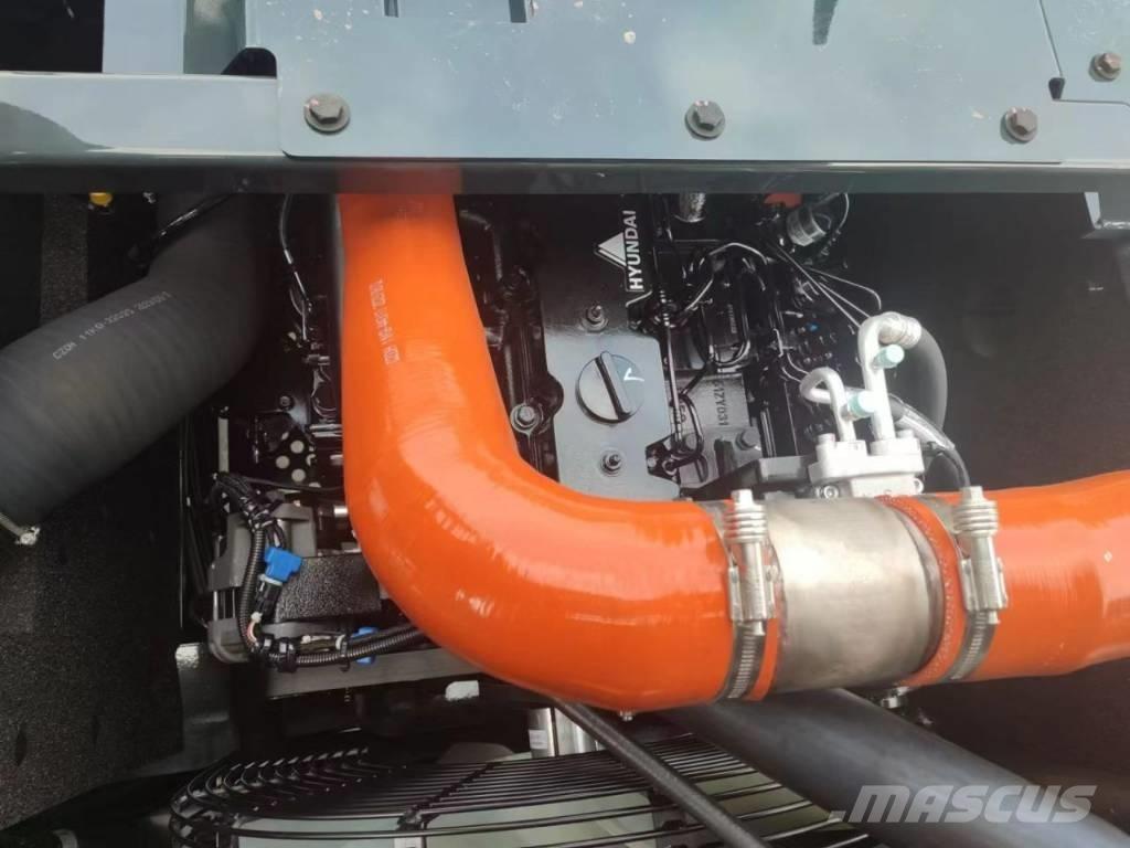 Hyundi HX300 Lánctalpas kotrók