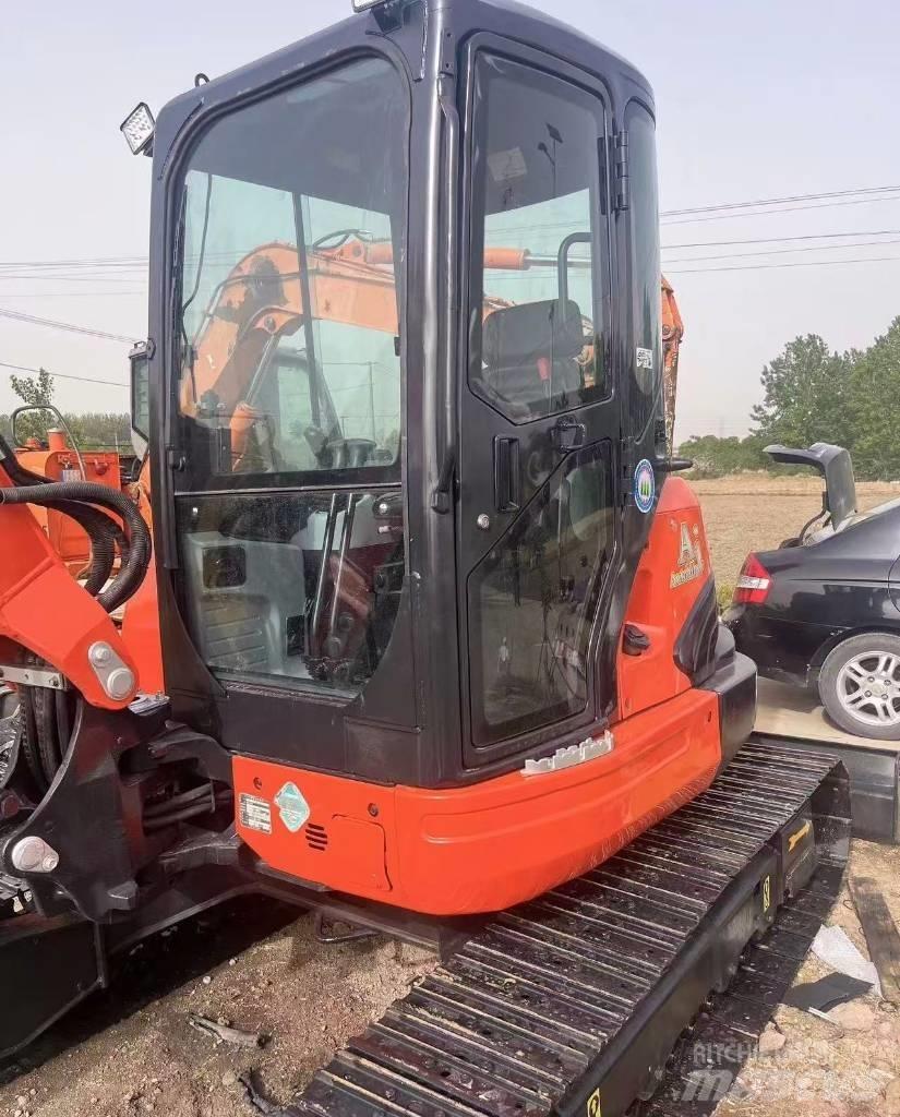 Kubota 161 Mini kotrók < 7t