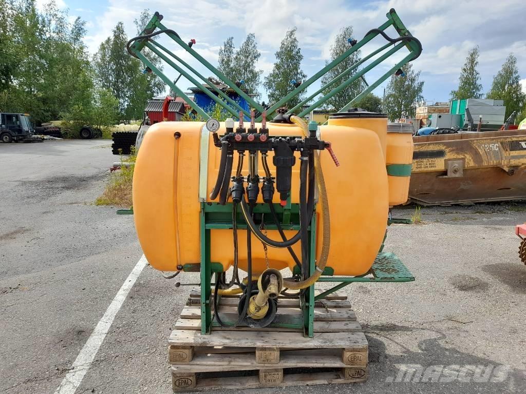 Junkkari 3/700/12 Rögzített trágyaszórók