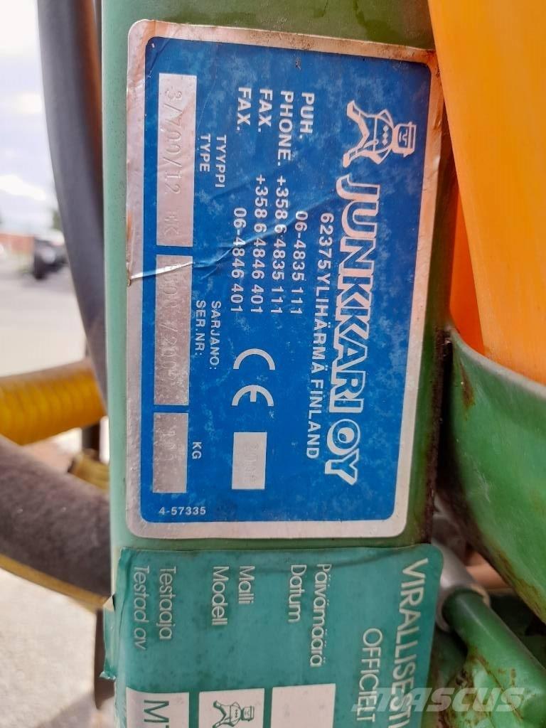 Junkkari 3/700/12 Rögzített trágyaszórók