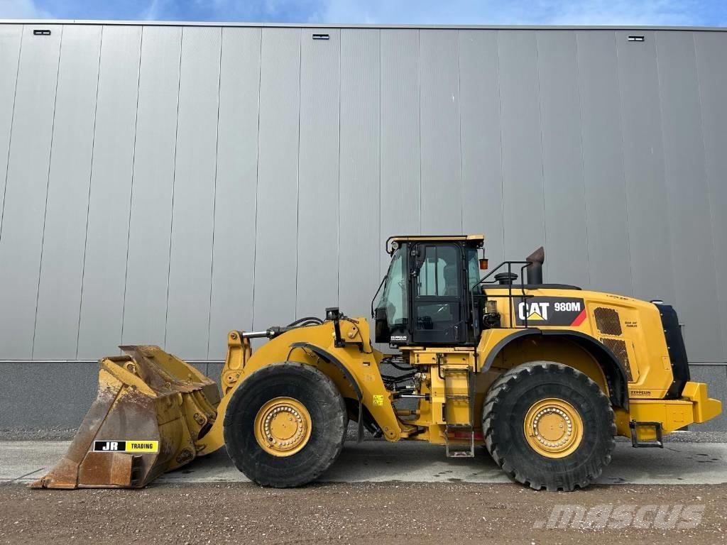 CAT 980 M Gumikerekes homlokrakodók