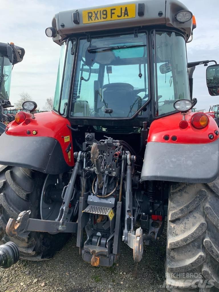 Massey Ferguson 5712 Traktorok