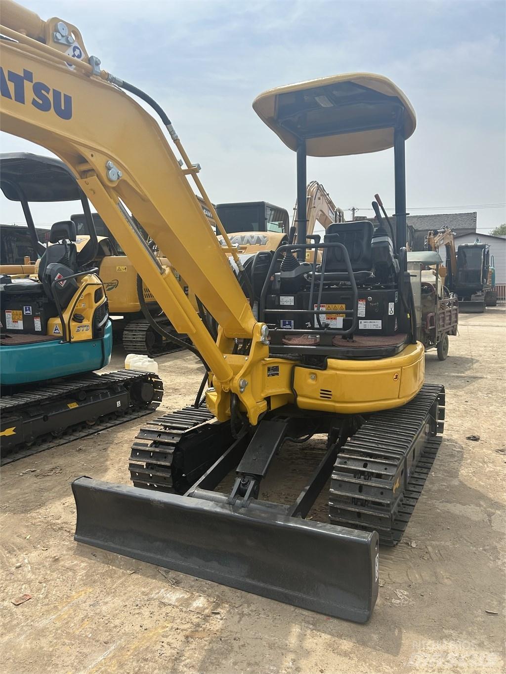 Komatsu PC30 Mini kotrók < 7t