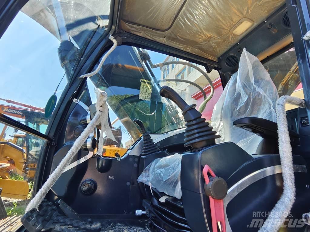 Hyundai Robex 220 LC Lánctalpas kotrók
