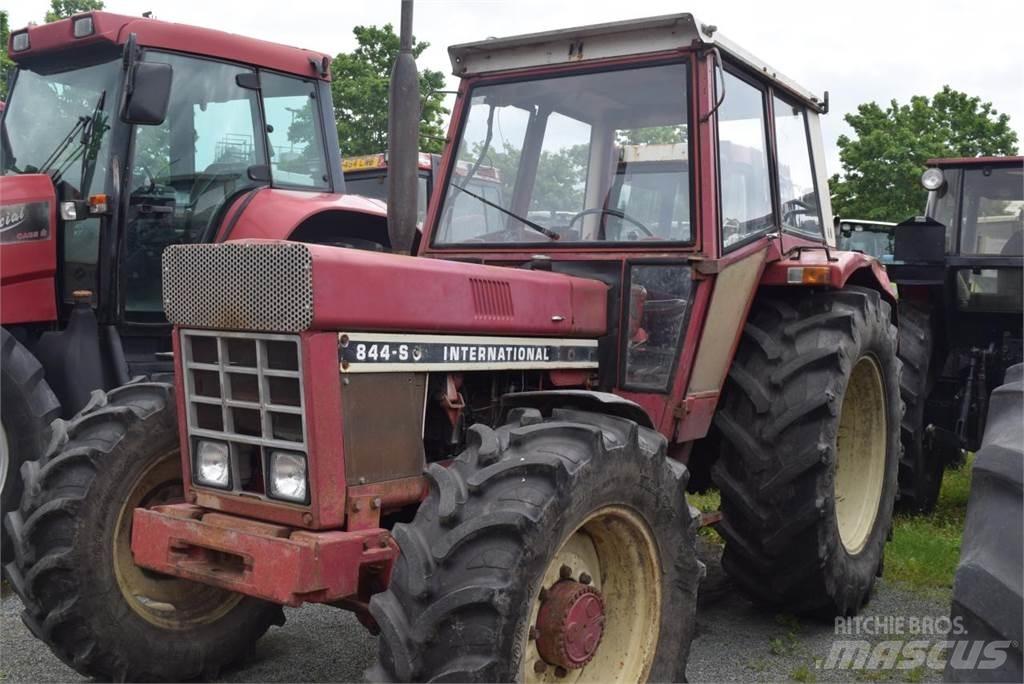 Case IH 844 A/S Traktorok