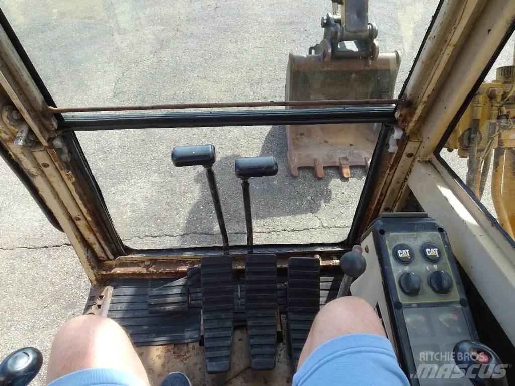 CAT 307 Mini kotrók < 7t